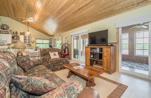 Northern Bruce Peninsula Cabaña | Waterfront w/ sauna, hot tub & boat slip