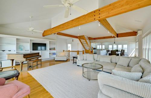 West Hampton Dunes Casa | Waterfront Westhampton Haven Pool and Private Beach