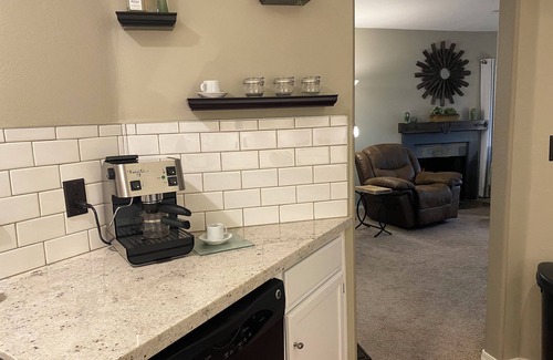Chandler Condominio | Waterfront with Big Lake Views 2 Bedroom Condo in Chandler's Best Location