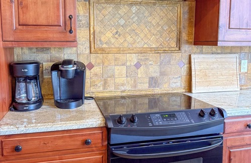 Hobe Sound Casa | Waterfront with boat dockage and pool - Bring your boat/fish off the dock!