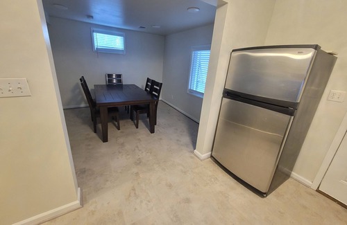 Wyandotte Casa | Waterfront with boat dock 1-bedroom on Detroit River canal. Good for 4 people