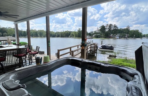 Chapin Casa | WATERFRONT with private dock in Chapin! Optional pontoon rental!