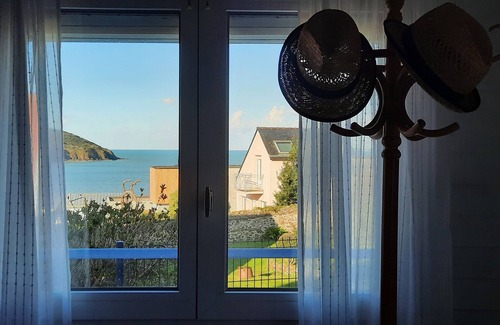 Plerin Casa | Waterfront with sea view!