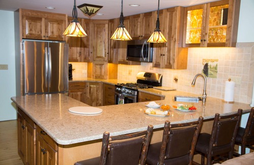 Saranac Lake Casa | Frente al agua durante todo el año casa de campo rodeada de magníficos lagos y montañas