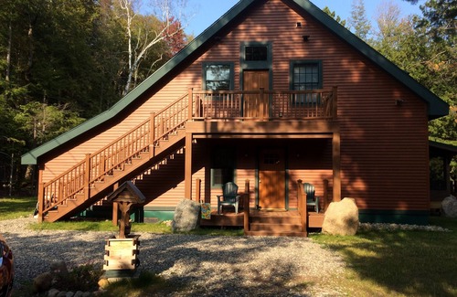 Saranac Lake Casa | Frente al agua durante todo el año casa de campo rodeada de magníficos lagos y montañas