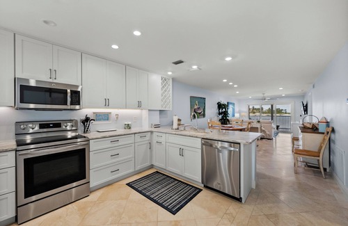 Boca Grande Condominio | Waterfrontl living at BG North 50, in Boca Grande with stunning Gulf views.