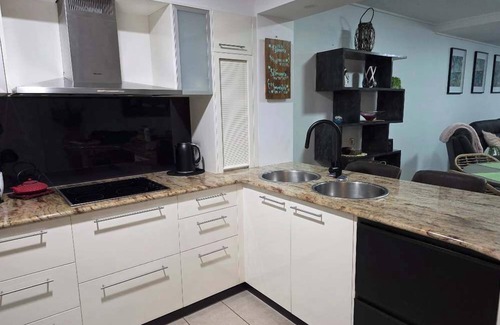 Agnes Water Apartamento | Waterline, Direct Poolside access