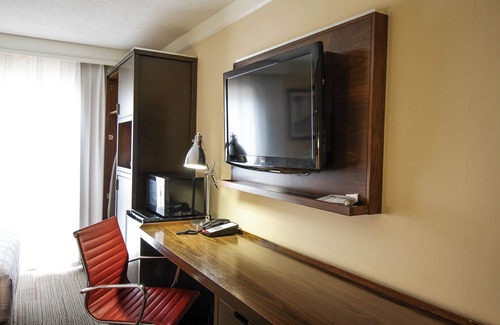 Waterloo Hotel | Waterloo Suites Hotel, Trademark Collection by Wyndham