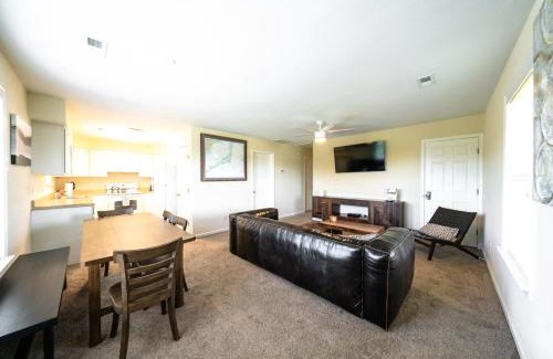 Waves Apartamento | Watermen's Cabana 1C - 3-bedroom, 2-bathroom apartment - Walk to beach and access to REAL Watersports