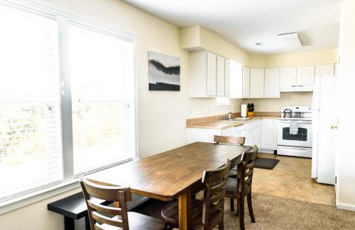 Waves Apartamento | Watermen's Cabana 1C - 3-bedroom, 2-bathroom apartment - Walk to beach and access to REAL Watersports