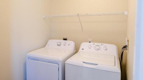 Waves Apartamento | Watermen's Cabana 2B - 2-Bed, 1-Bath - Walk To BEACH Access & PET Friendly!