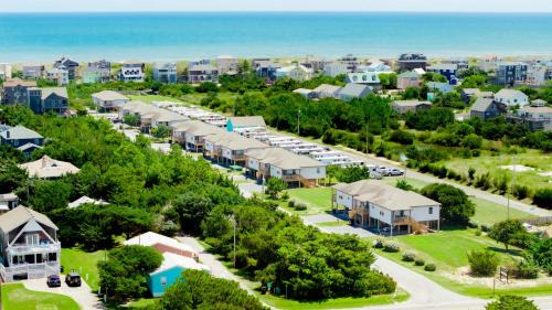 Waves Apartamento | Watermen's Cabana 2B - 2-bedroom, 1-bathroom apartment - Walk to beach and access to REAL Watersports