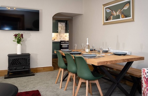 Watermouth Cabaña | WATERMOUTH CASTLE, RHODODENDRON APARTMENT, pet friendly in Ilfracombe