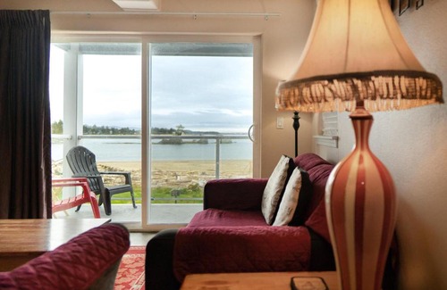 Lincoln City Casa | Waters Edge 207