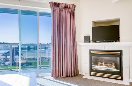 Lincoln City Casa | Waters Edge 302