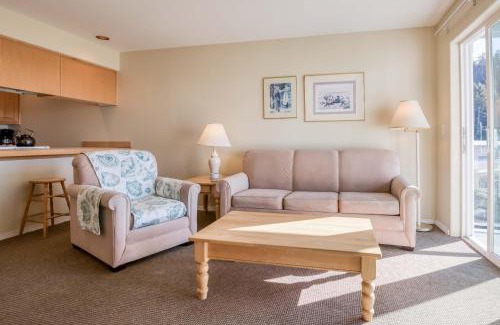 Lincoln City Casa | Waters Edge 302