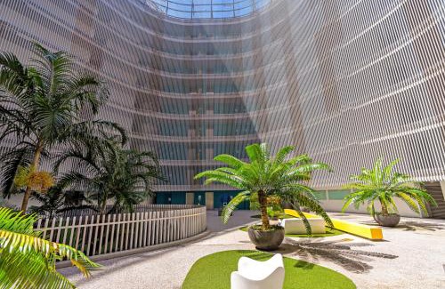 Cairns Central Business District Apartamento | Waters Edge at Harbour Lights - Poolside Convenience