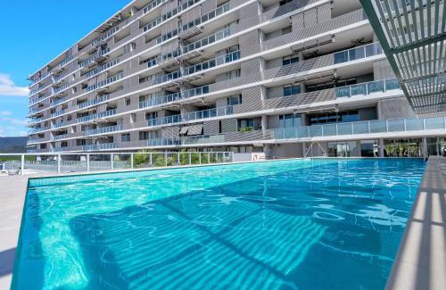 Cairns Central Business District Apartamento | Waters Edge at Harbour Lights - Poolside Convenience