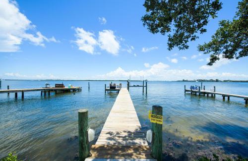 Bradenton Beach Casa | Waters Edge Cottage