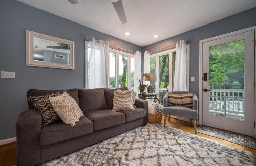Lake Lure Casa | Waters Edge Hideaway Lakefront Pet Friendly