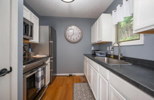 Lake Lure Casa | Waters Edge Hideaway Lakefront Pet Friendly