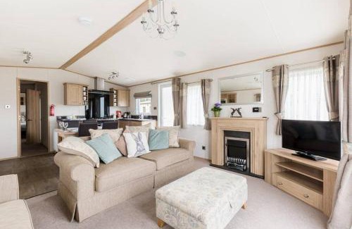 South Cerney Casa | Waters Edge, Hoburne Cotswolds
