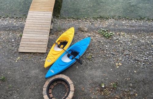 Geneva Casa | Waters Edge Lakefront with Kayaks Fire Pit and Dock