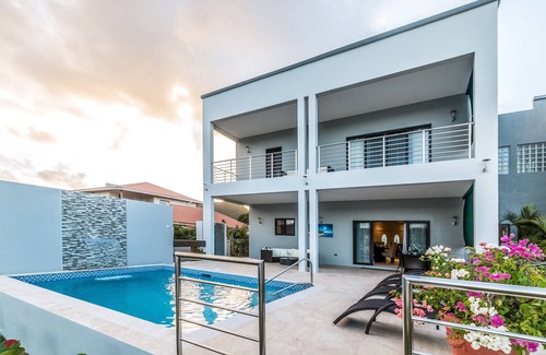 Rodney Bay Villa | Waters Edge Luxury Villas de Bay Gardens Resorts - ¡Desayuno incluido!