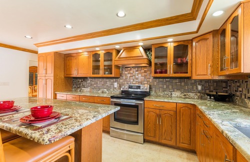 Lauderhill Casa | Waters Edge Manor - Lake View + Pool!