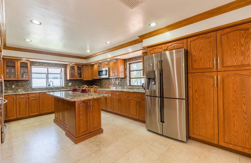 Lauderhill Casa | Waters Edge Manor - Lake View + Pool!