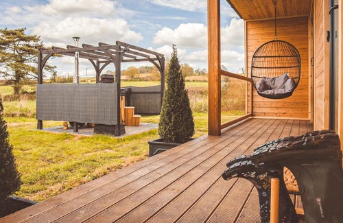 Donyatt Casa | Waters Edge - Uk44426