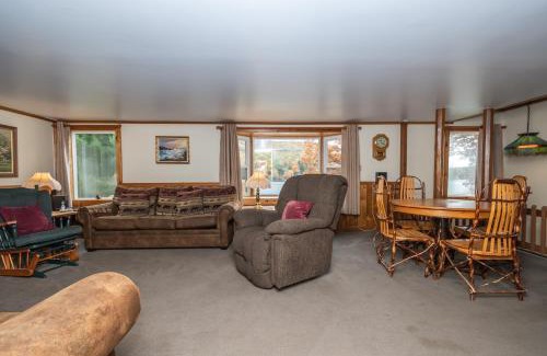McHenry Casa | Waters Edge