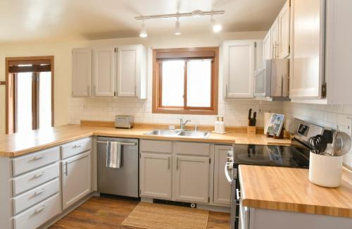 Ellison Bay Casa | Waters End Cottage by Simple Life Rentals