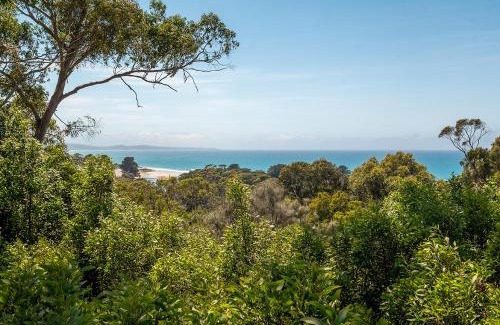 Lorne Casa | Watershack - Expansive ocean views, close to town