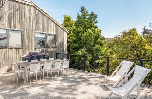 Lorne Casa | Watershack - Expansive ocean views, close to town