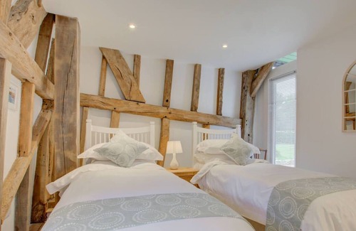 Abbess Roding Casa | Watersheet Farm Barn