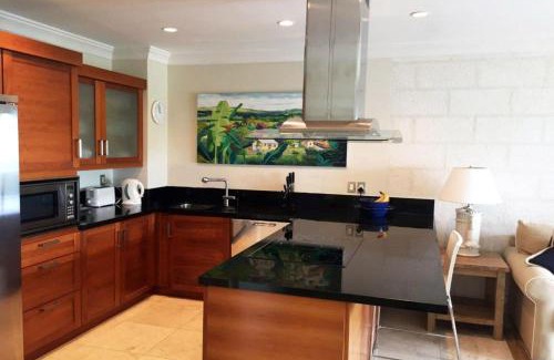 Old Trees Bay Apartamento | Waterside 402 by Blue Sky Luxury