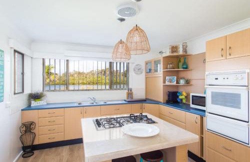 Tuncurry Casa | Waterside at Point Road