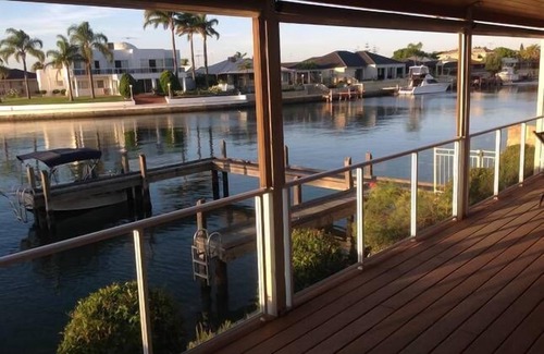 Dudley Park Casa | Waterside Canal Dreams