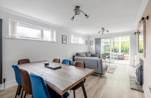 Neatishead Casa | Waterside Cottage - Hot Tub, Mooring, Arcade, Bar
