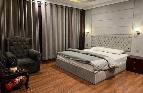 Mansehra Hotel | Waterstone's Hotel