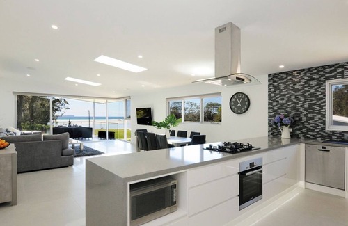 Huskisson Casa | Waterview by Experience Jervis Bay