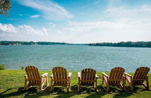Steele Creek Cabina | Waterview Family Style Two Bedroom Cabin #9 at Long Cove Resort by Redawning