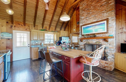 Cocoa Casa | Waterview home and attached studio , w/ boat ramp, pier, BBQ, A/C, WiFi