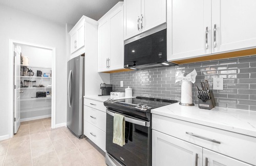 Lutz Casa | Waterview Luxury Retreat for 12!