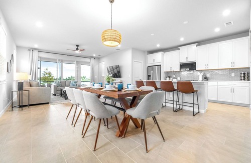 Lutz Casa | Waterview Luxury Retreat for 12!