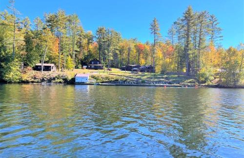 Lake Luzerne Casa | Waterview Seven Bedroom Riverside Lodge
