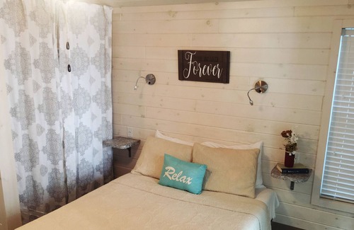 Steele Creek Cabina | Waterview Studio Cabin With Private Porch #10 at Long Cove Resort by Redawning