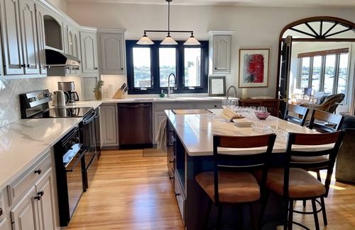 Gloucester Casa | WaterViews con vistas a Gloucester Inner Harbor / Sunroom / Deck / Walk to Town / AC