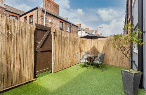 Anfield Casa | Watford House - Air Host & Stay - 3 Bedroom Period House